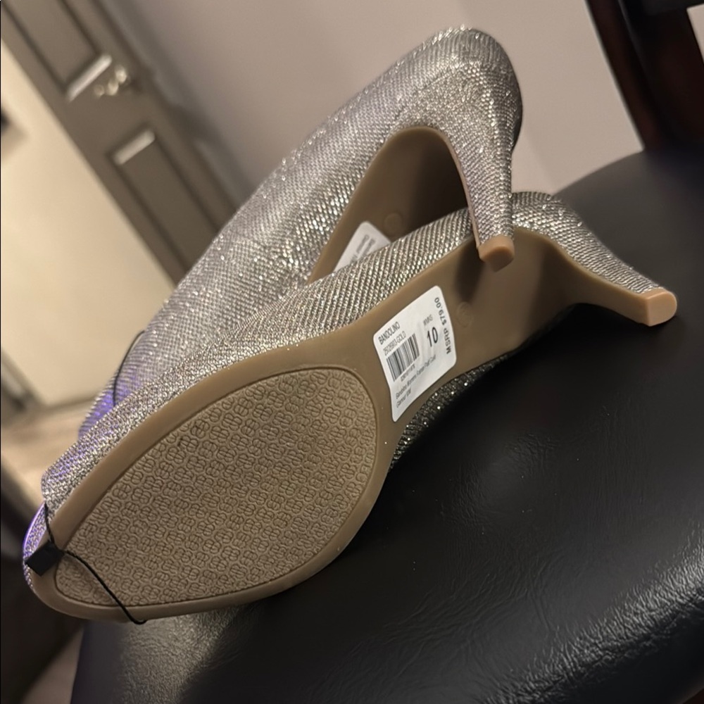 Bandolino
Women's Rainaa Peep Toe Platform Stiletto Pumps Size 10 BRAND NEW❣️ - Picture 11 of 15